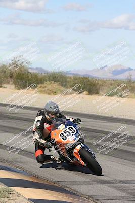 media/Nov-16-2025-Race Pace (Sun) [[8c5fa54630]]/Verified Riders/4-Turn 3 Inside (1050am)/